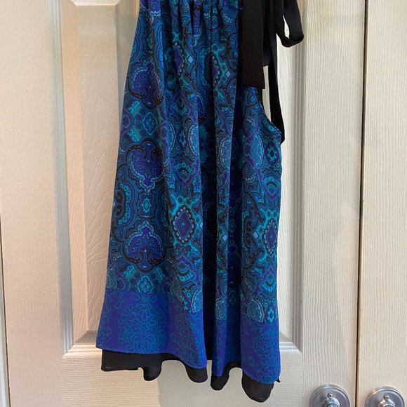 Tahari tie-neck blouse - Picture 5 of 7